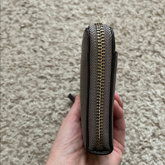 Tory Burch Britten Dark Gray Pebbled Leather Full Zip Continental Wallet - Picture 14 of 16